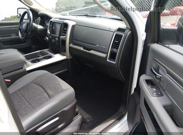 1C6RR7LT2KS559253 2019 RAM 1500 CLASSIC Белый Вид салона спереди