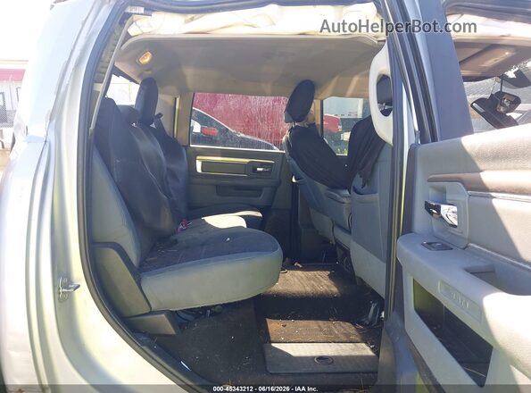 1C6RR7LT3HS745151 2017 RAM 1500 Silver Widok wnętrza 360 stopni