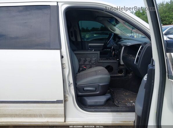 1C6RR7LT5GS230957 2016 RAM 1500 White Вид салону спереду