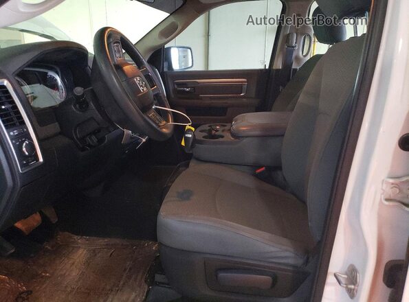 1C6RR7LT5JS223708 2018 RAM 1500 White Սալոնի դիմացի տեսք