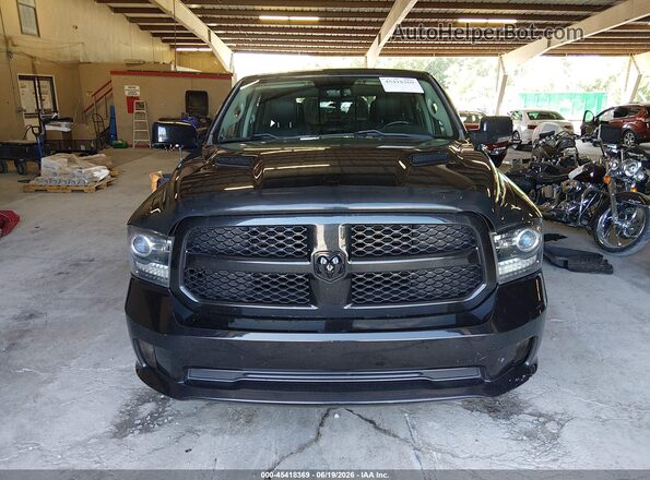 1C6RR7MT0HS686736 2017 RAM 1500 Черный Вид щитка приборов