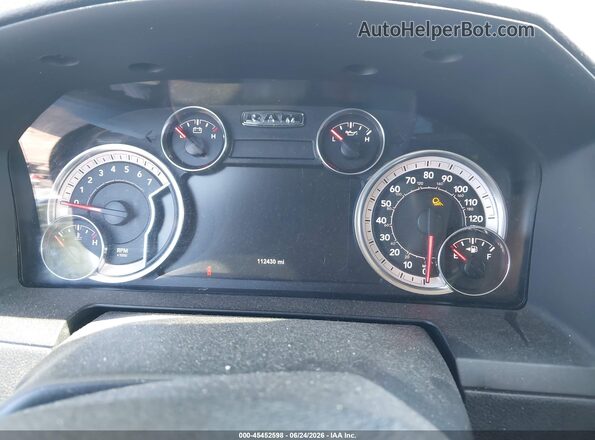 1C6RR7MT2JS208761 2018 RAM 1500 Серый Вид задних сидений