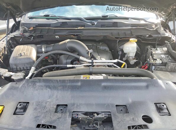 1C6RR7MT8JS129899 2018 RAM 1500 Charcoal Vista interior trasera
