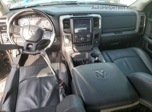 1C6RR7MT8JS129899 2018 RAM 1500 Charcoal Vista del salpicadero