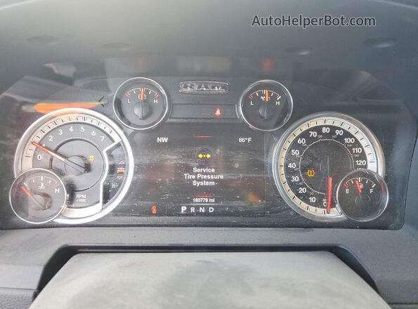 1C6RR7MTXHS599474 2017 RAM 1500 Burgundy Սարքավորումների վահանակի տեսք