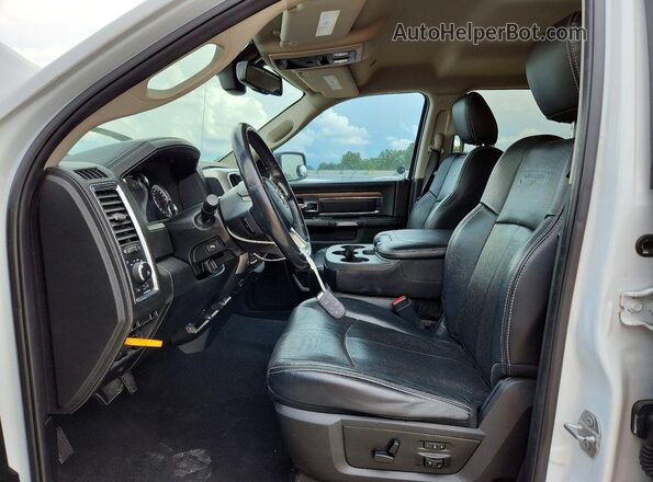 1C6RR7NG4JS306286 2018 RAM 1500 White Vista interior delantera