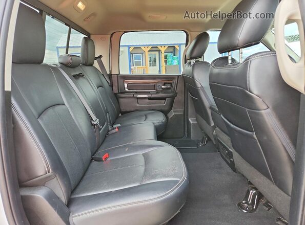 1C6RR7NG4JS306286 2018 RAM 1500 White Vista de los asientos traseros