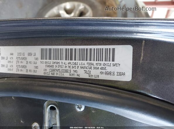 1C6RR7NM3JS338619 2018 RAM 1500 Gray Շարժիչի բաժամունքի տեսք