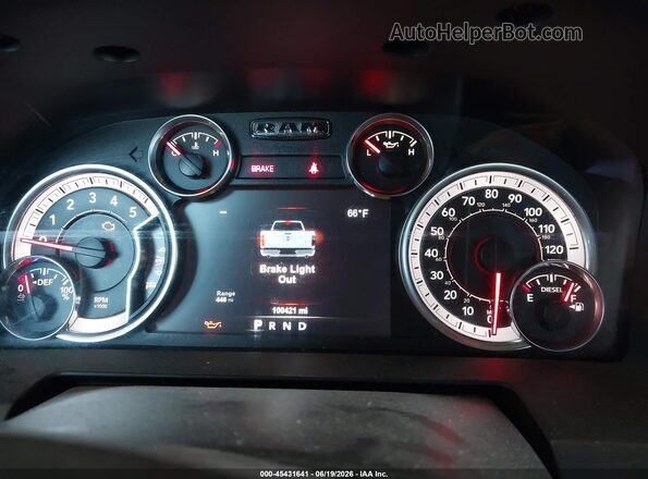 1C6RR7NM3JS338619 2018 RAM 1500 Gray Հետևի նստատեղերի տեսք