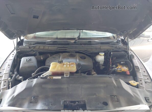 1C6RR7NM3JS338619 2018 RAM 1500 Gray Հետևի տեսք
