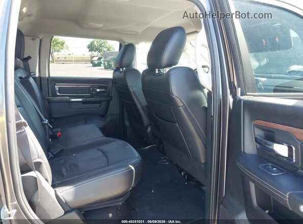 1C6RR7NM5JS352392 2018 RAM 1500 Black Vista de la etiqueta del VIN