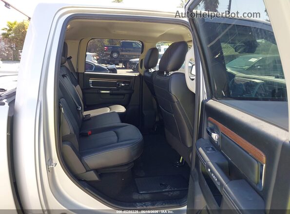 1C6RR7NM8JS355044 2018 RAM 1500 Серебряный 