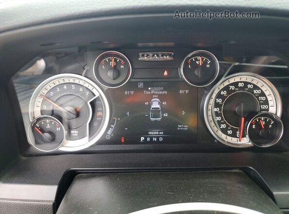 1C6RR7NT3HS768040 2017 RAM 1500 Silver Вид щитка приладів
