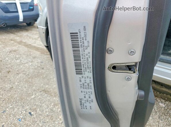 1C6RR7NT3HS768040 2017 RAM 1500 Silver Вид підкапотного простору