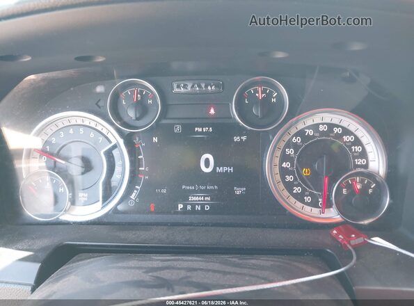 1C6RR7NT4GS125680 2016 RAM 1500 Silver Вид задніх сидінь