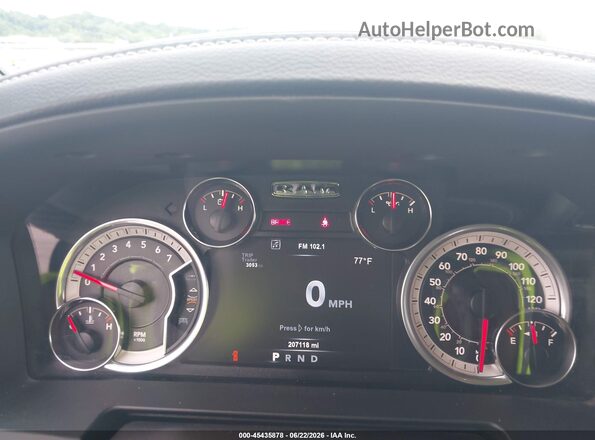 1C6RR7NT4JS186308 2018 RAM 1500 Maroon Հետևի նստատեղերի տեսք