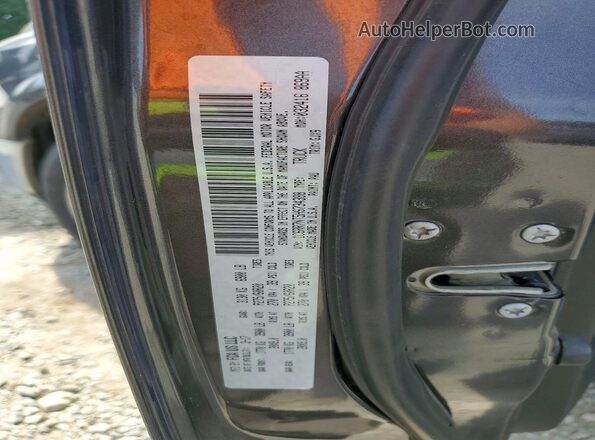 1C6RR7NT5HS734388 2017 RAM 1500 Gray Widok komory silnika