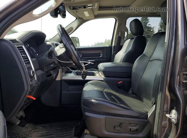 1C6RR7NT5HS734388 2017 RAM 1500 Gray Widok wnętrza z przodu