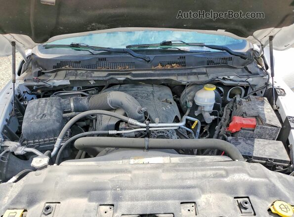 1C6RR7NT9JS159461 2018 RAM 1500 White Սալոնի հետևի տեսք