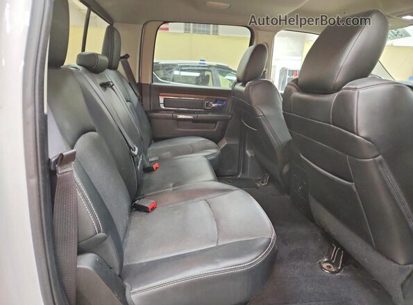 1C6RR7NTXHS800210 2017 RAM 1500 White Vista de los asientos traseros