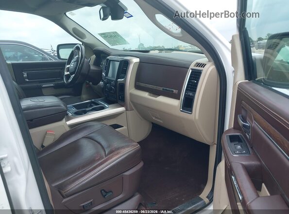 1C6RR7PT4HS545969 2017 RAM 1500 White Vista interior delantera