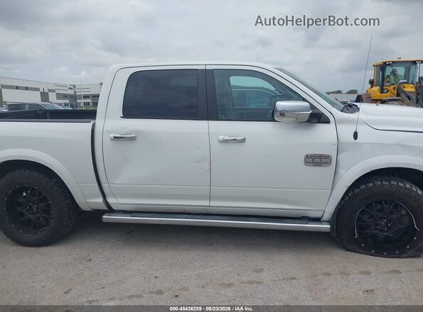 1C6RR7PT4HS545969 2017 RAM 1500 White Vista interior trasera