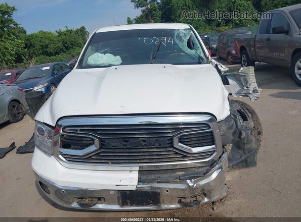 1C6RR7PT7JS200294 2018 RAM 1500 White Front view