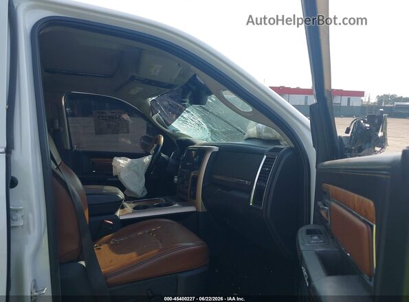1C6RR7PT7JS200294 2018 RAM 1500 White Front interior view