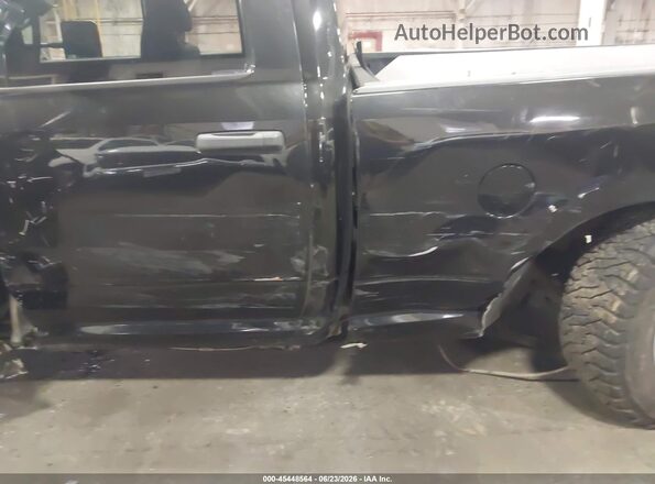 1C6RR7ST8HS620566 2017 RAM 1500 Черный Вид щитка приборов