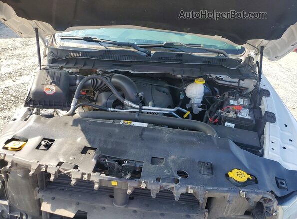 1C6RR7TT2KS596576 2019 RAM 1500 White უკანა სალონის ხედი