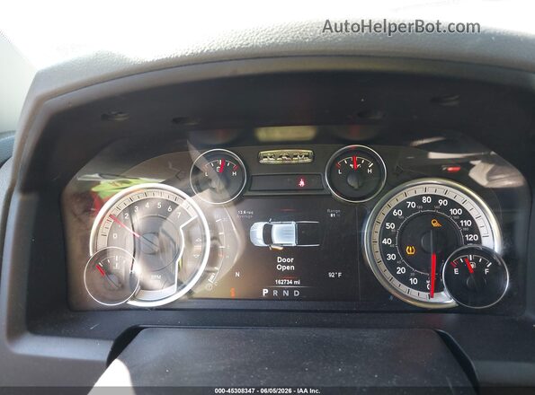 1C6RR7TT2KS609441 2019 RAM 1500 CLASSIC Burgundy Vista de los asientos traseros