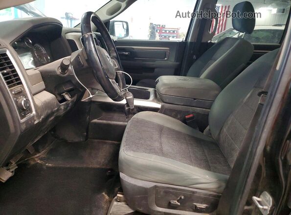 1C6RR7TT7JS178867 2018 RAM 1500 Black Front interior view