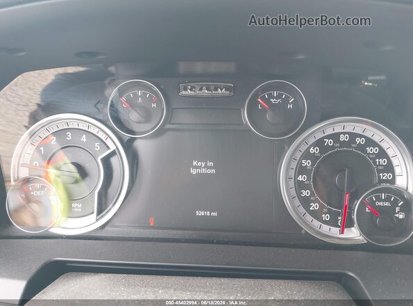 1C6RR7VM8KS704107 2019 RAM 1500 CLASSIC Gray Widok tylnych siedzeń