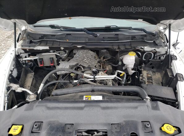 1C6RR7VT1JS291162 2018 RAM 1500 White Vista interior trasera