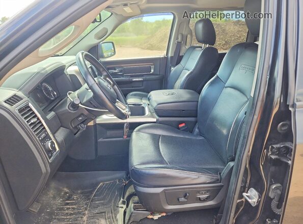 1C6RR7VT7HS559237 2017 RAM 1500 Black Vista interior delantera