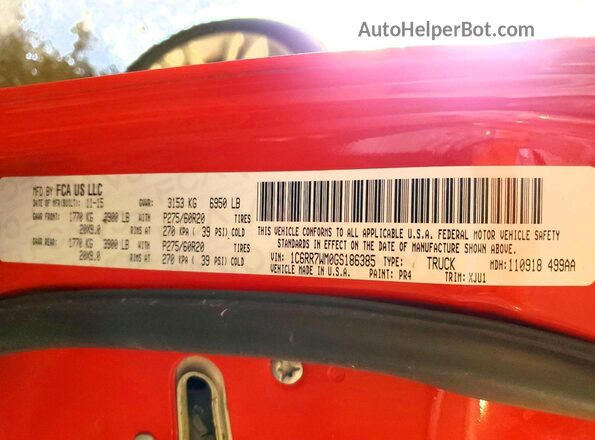 1C6RR7WM0GS186385 2016 RAM 1500 Red Vista del compartimento del motor
