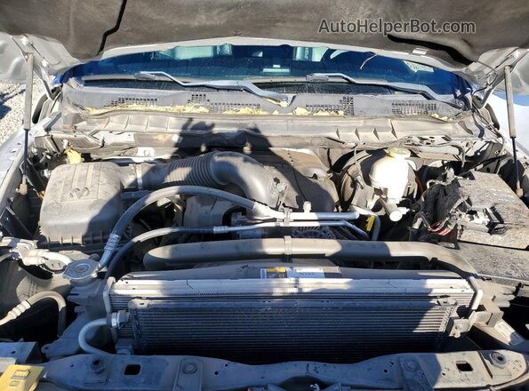 1C6RR7YT2JS156252 2018 RAM 1500 Two Tone Սալոնի հետևի տեսք