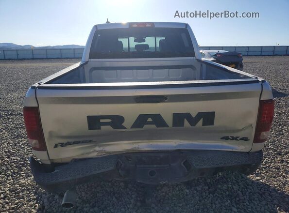 1C6RR7YT2JS156252 2018 RAM 1500 Two Tone Հետևի տեսք
