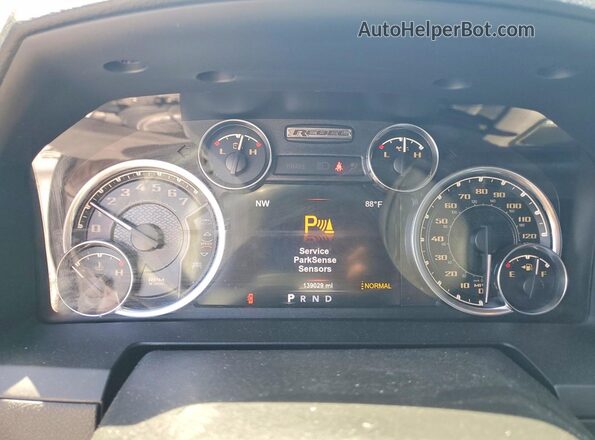 1C6RR7YT4JS101981 2018 RAM 1500 White Вид щитка приладів