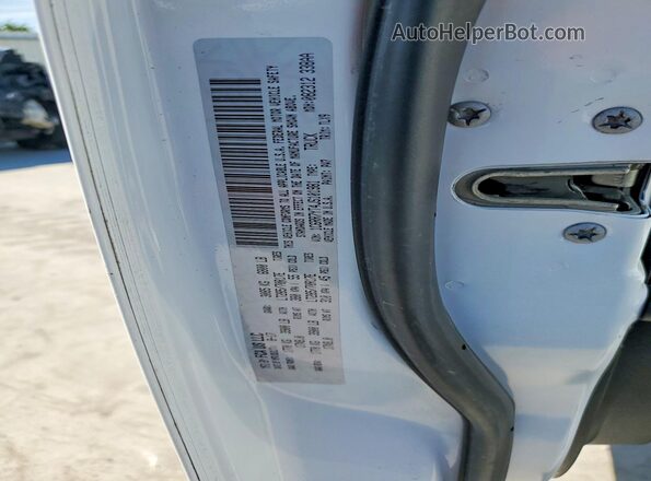 1C6RR7YT4JS101981 2018 RAM 1500 White Вид підкапотного простору