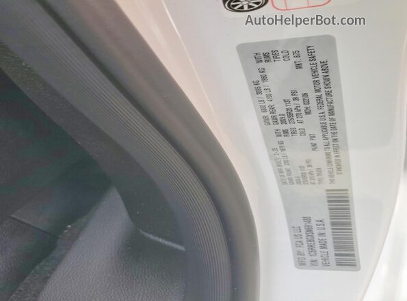 1C6RREBGXSN691488 2025 RAM 1500 White Widok komory silnika