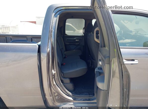 1C6RREBT1KN891706 2019 RAM 1500 Gray VIN կոդի պիտակի տեսք