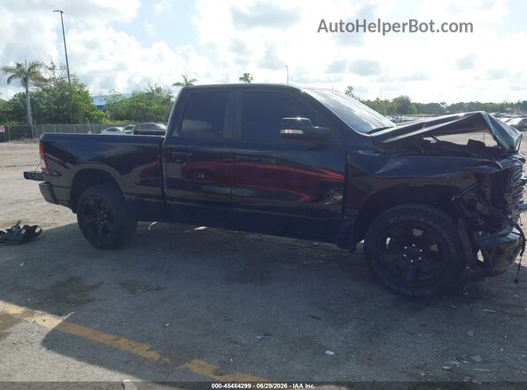 1C6RREBT5MN574224 2021 RAM 1500 Black Rear interior view