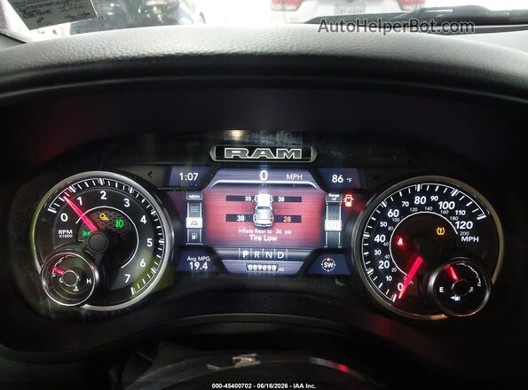 1C6RREBT6KN872018 2019 RAM 1500 Black Vista de los asientos traseros