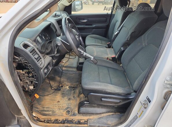 1C6RRECT7MN630355 2021 RAM 1500 Белый Вид салона спереди