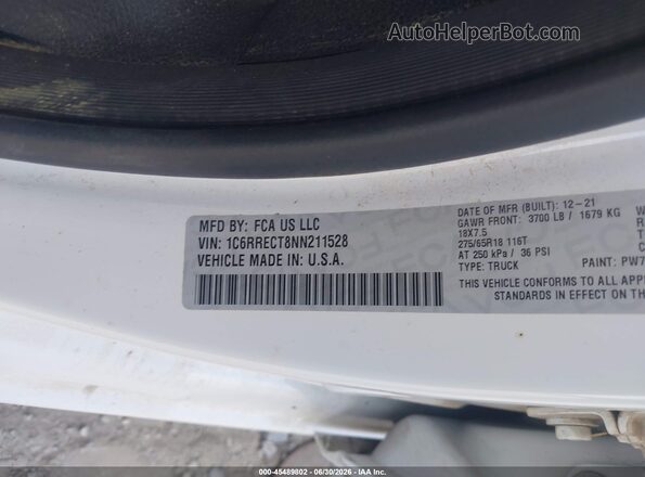 1C6RRECT8NN211528 2022 RAM 1500 White Vista del compartimento del motor