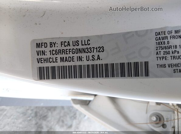 1C6RREFG0NN337123 2022 RAM 1500 White Widok komory silnika