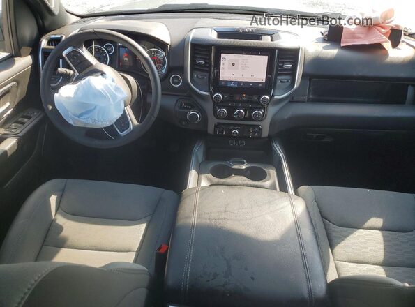 1C6RREFG2SN570013 2025 RAM 1500 Silver Vista del salpicadero