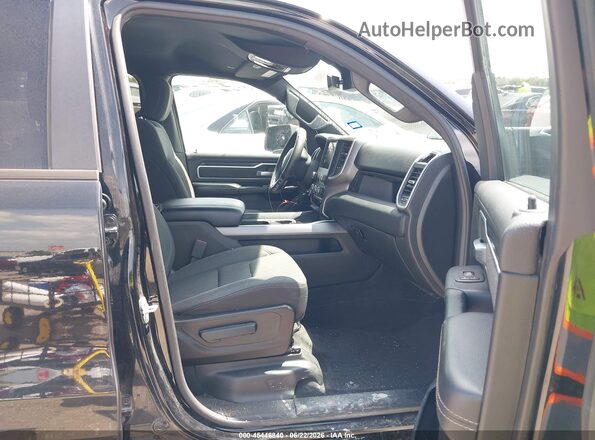 1C6RREFG5LN406580 2020 RAM 1500 Black Front interior view