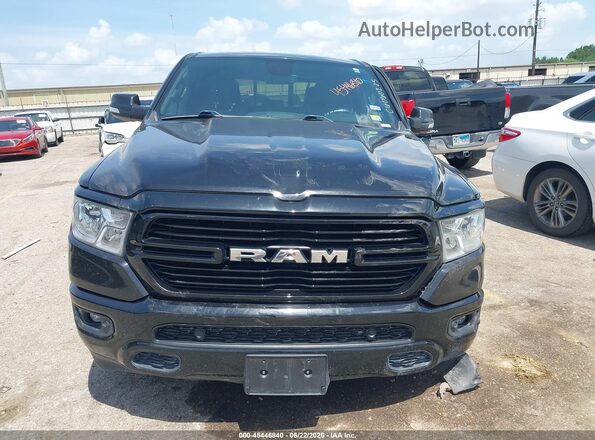 1C6RREFG5LN406580 2020 RAM 1500 Black Rear interior view